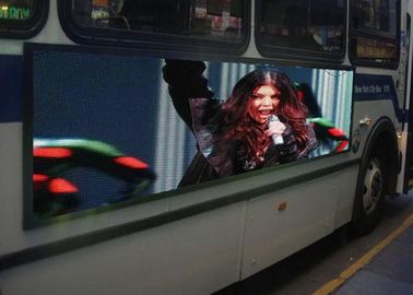 Zewnętrzny wodoodporny mobilny zwiastun Wyświetlacz LED 6 mm Piksel rozstaw dla reklamy autobusowej