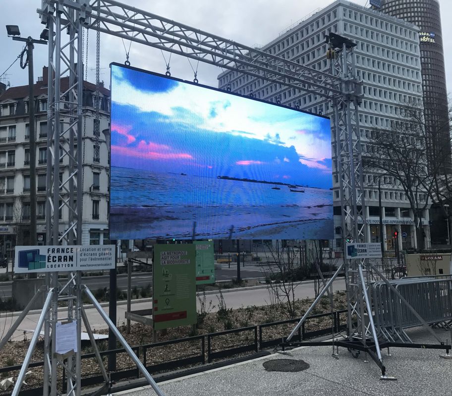 200 - 800W Zewnętrzna ściana wideo LED sceny, wypożyczalny ekran LED P3.91